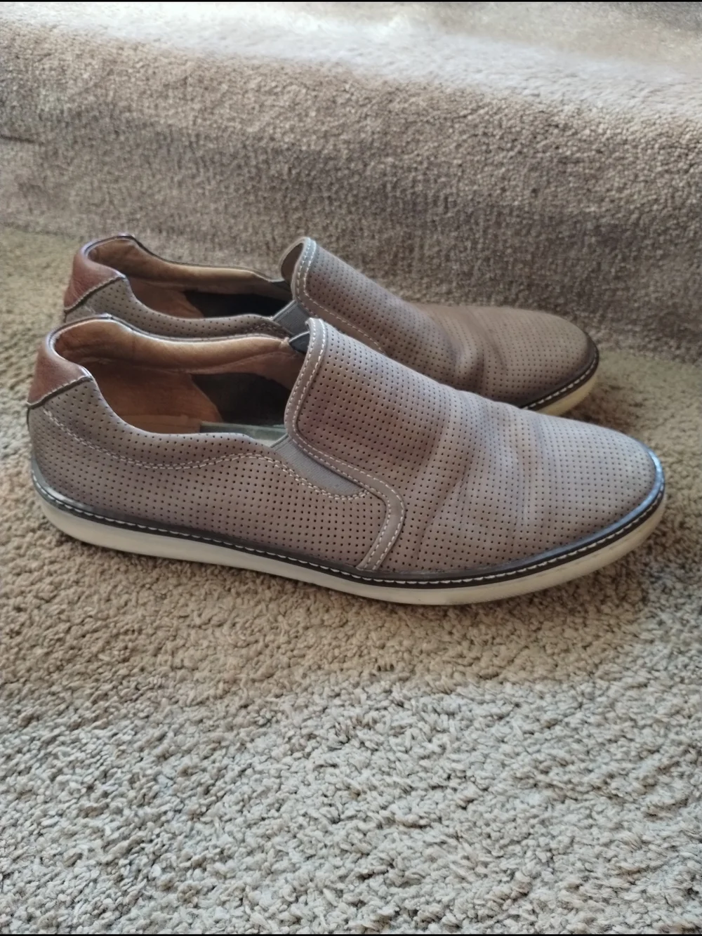J &M Sheepskin Men's Brown Perforated Slip-On Casual Shoes Sz 10